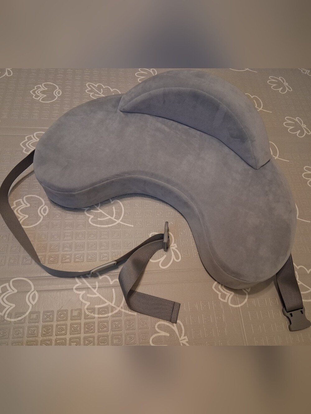 Momcozy Nursing Support Pillow in Light Gray
